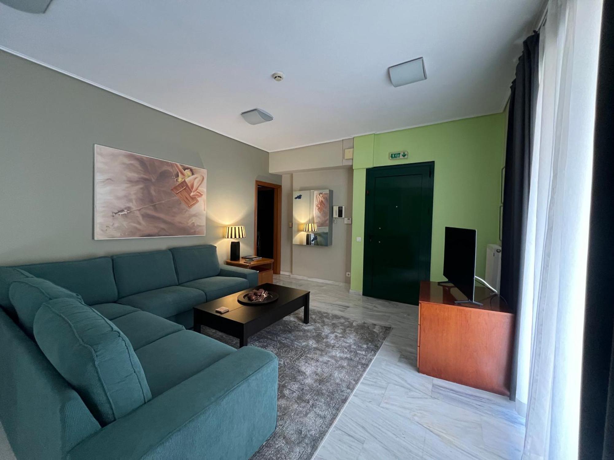 Near Marousi Hospitals & Oaka, By Promoshomes Apartment Maroussi